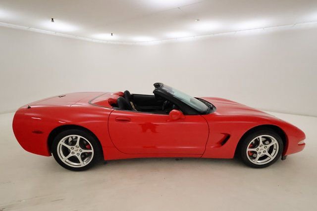 Used 2000 Chevrolet Corvette Convertible w/ Performance Handling Pkg image 21