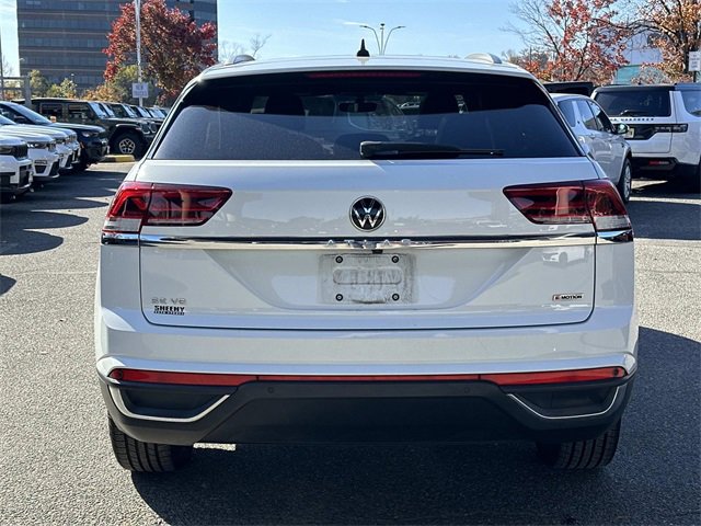 Used 2020 Volkswagen Atlas Cross Sport SE w/ Panoramic Sunroof Package image 3