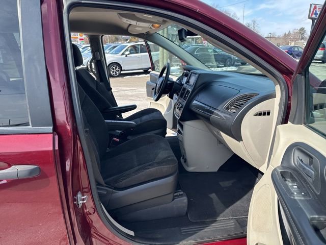 Used 2020 Dodge Grand Caravan SE w/ UConnect Hands-Free Group image 14