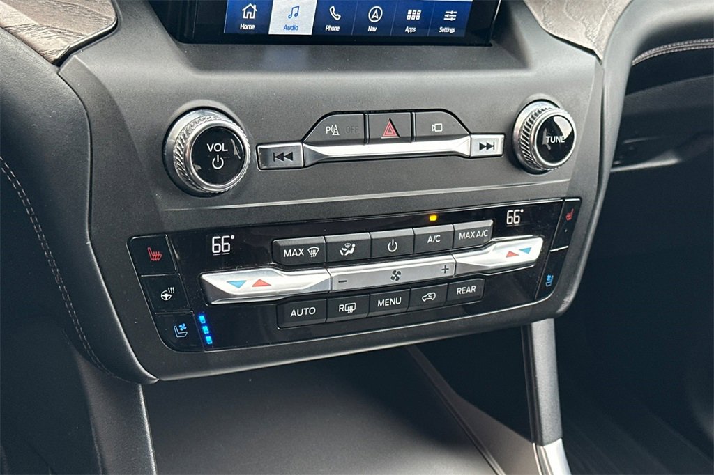 Used 2020 Ford Explorer Platinum w/ Premium Technology Package image 21