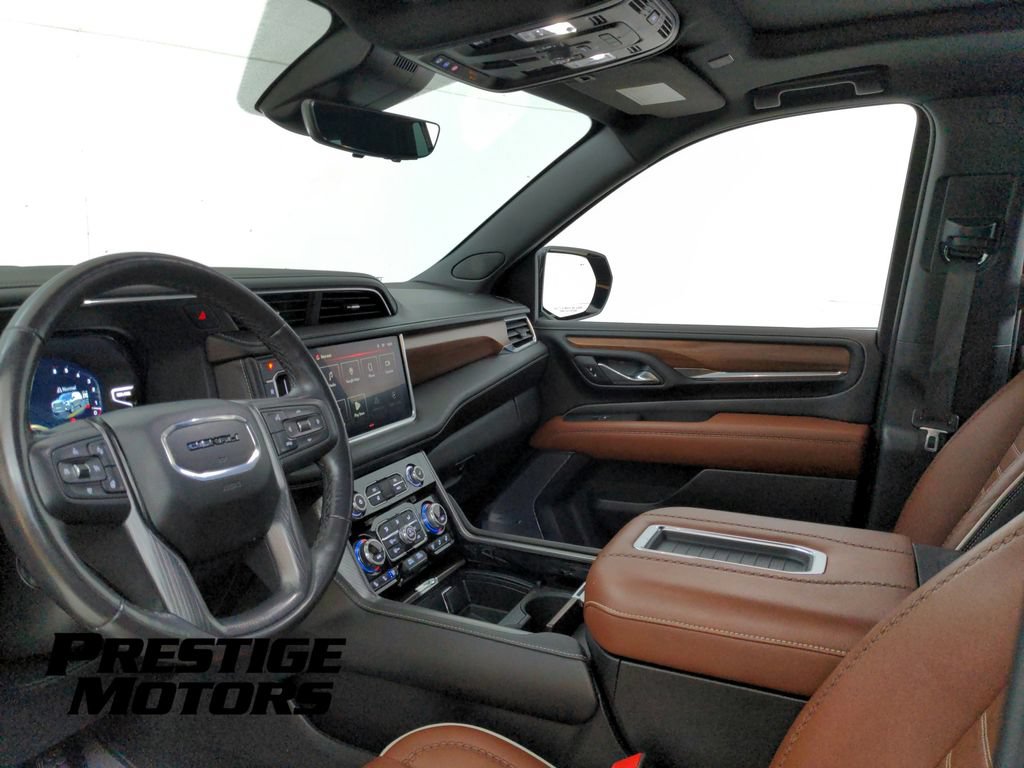 Used 2023 GMC Yukon Denali Ultimate AWD/4WD image 13