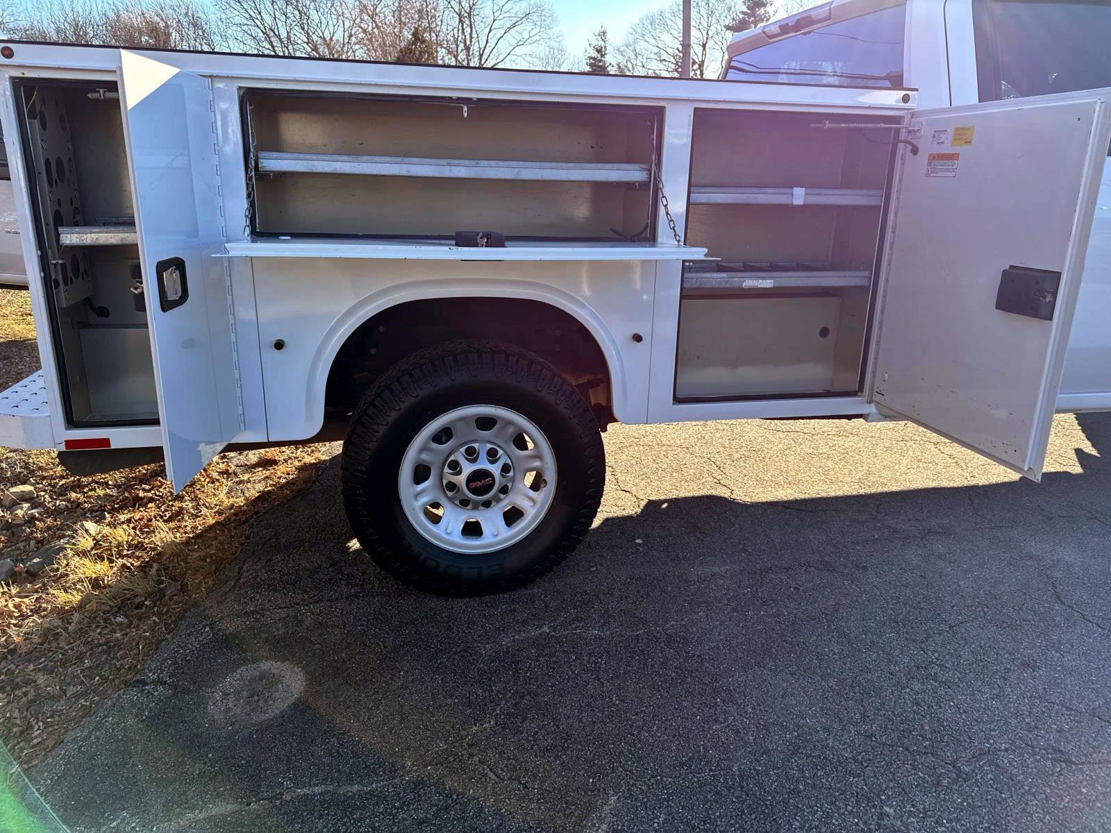 Certified 2022 GMC Sierra 3500 Pro w/ Convenience Package image 8