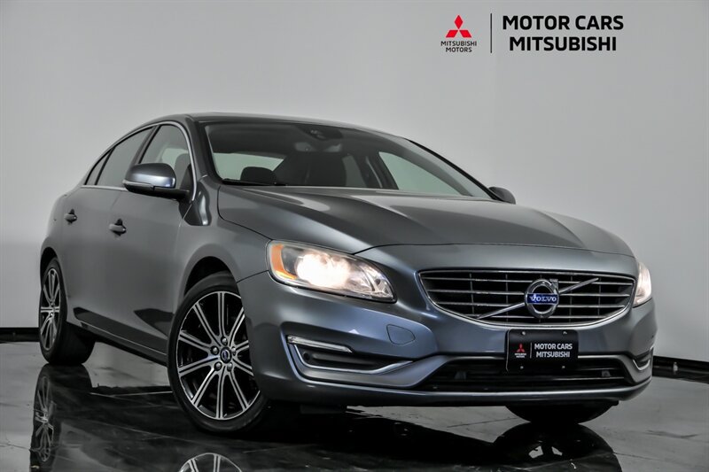 Used 2018 Volvo S60 T5 Inscription FWD image 1