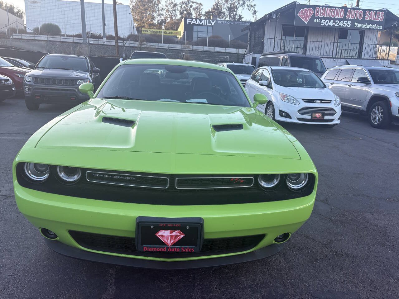 Used 2015 Dodge Challenger R/T Plus RWD image 2
