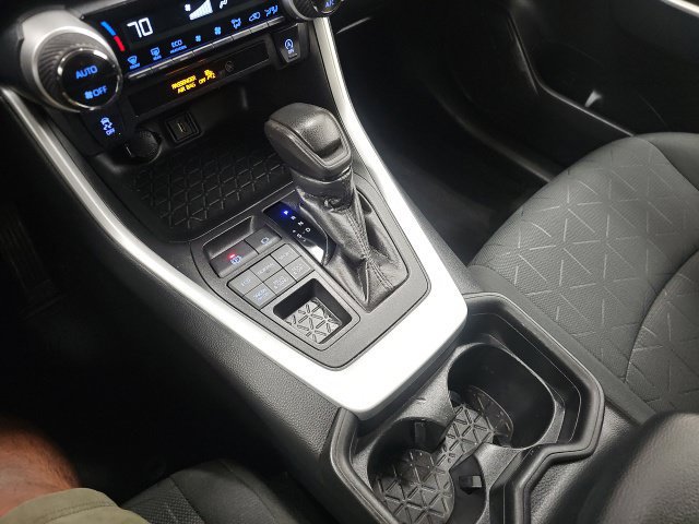 Used 2021 Toyota RAV4 XLE AWD/4WD image 22