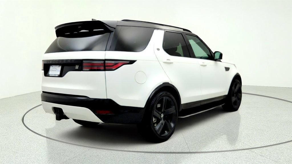 Used 2025 Land Rover Discovery Dynamic SE AWD/4WD image 5