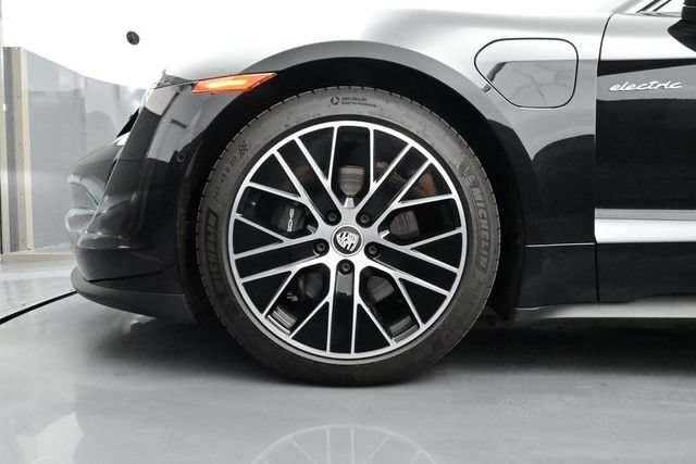 Certified 2023 Porsche Taycan w/ Premium Package RWD image 6