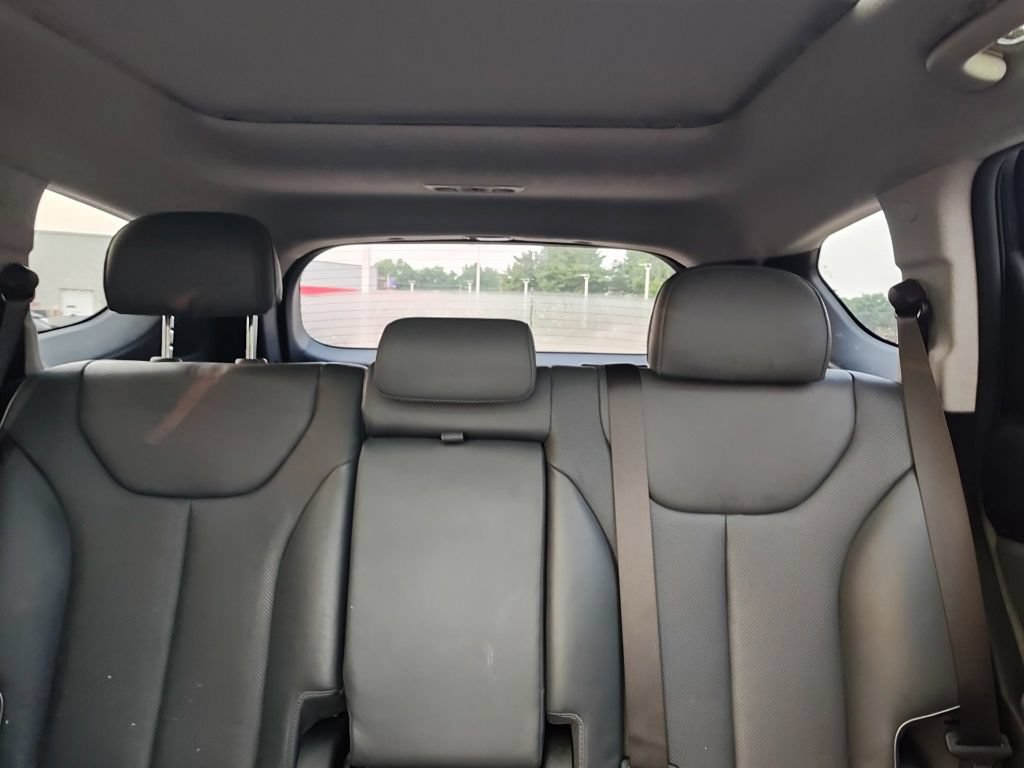 Used 2021 Hyundai Santa Fe Limited AWD/4WD image 11