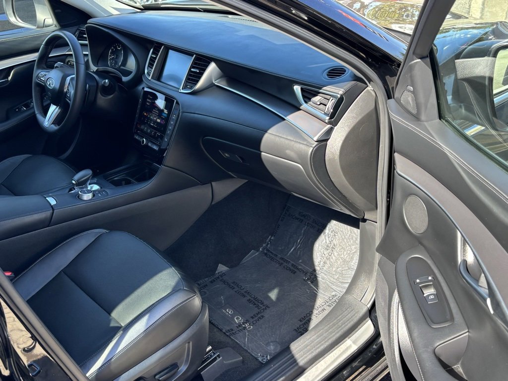 Used 2022 INFINITI QX50 Luxe image 30