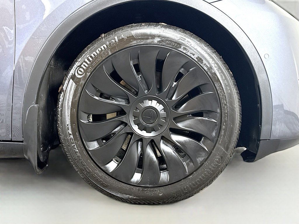 Used 2020 Tesla Model Y Long Range image 9