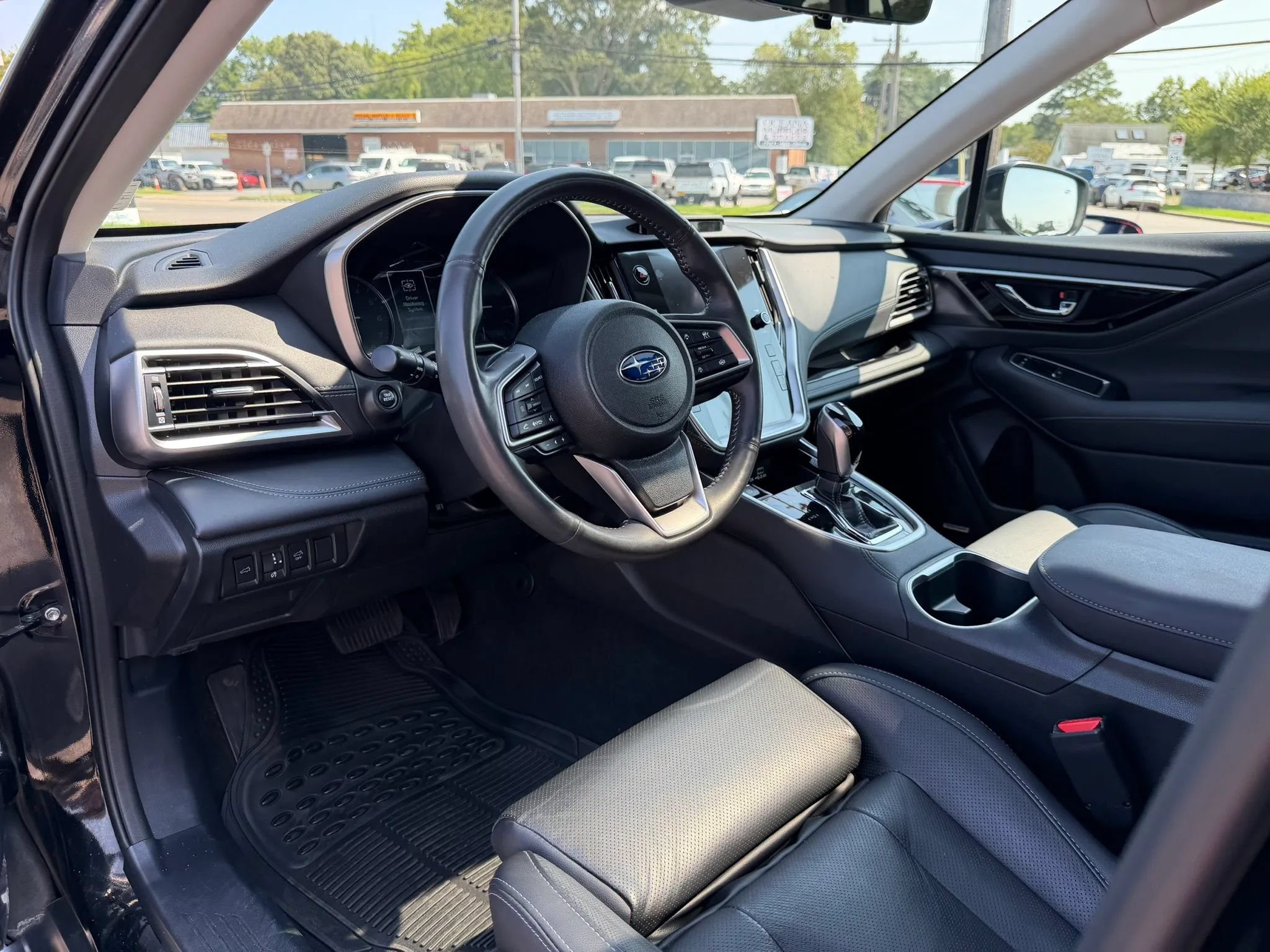 Used 2023 Subaru Outback Touring XT AWD/4WD image 16