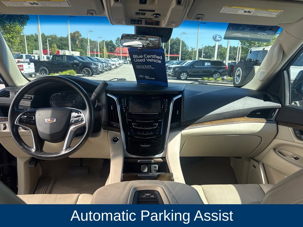 Used 2020 Cadillac Escalade Luxury AWD/4WD image 20
