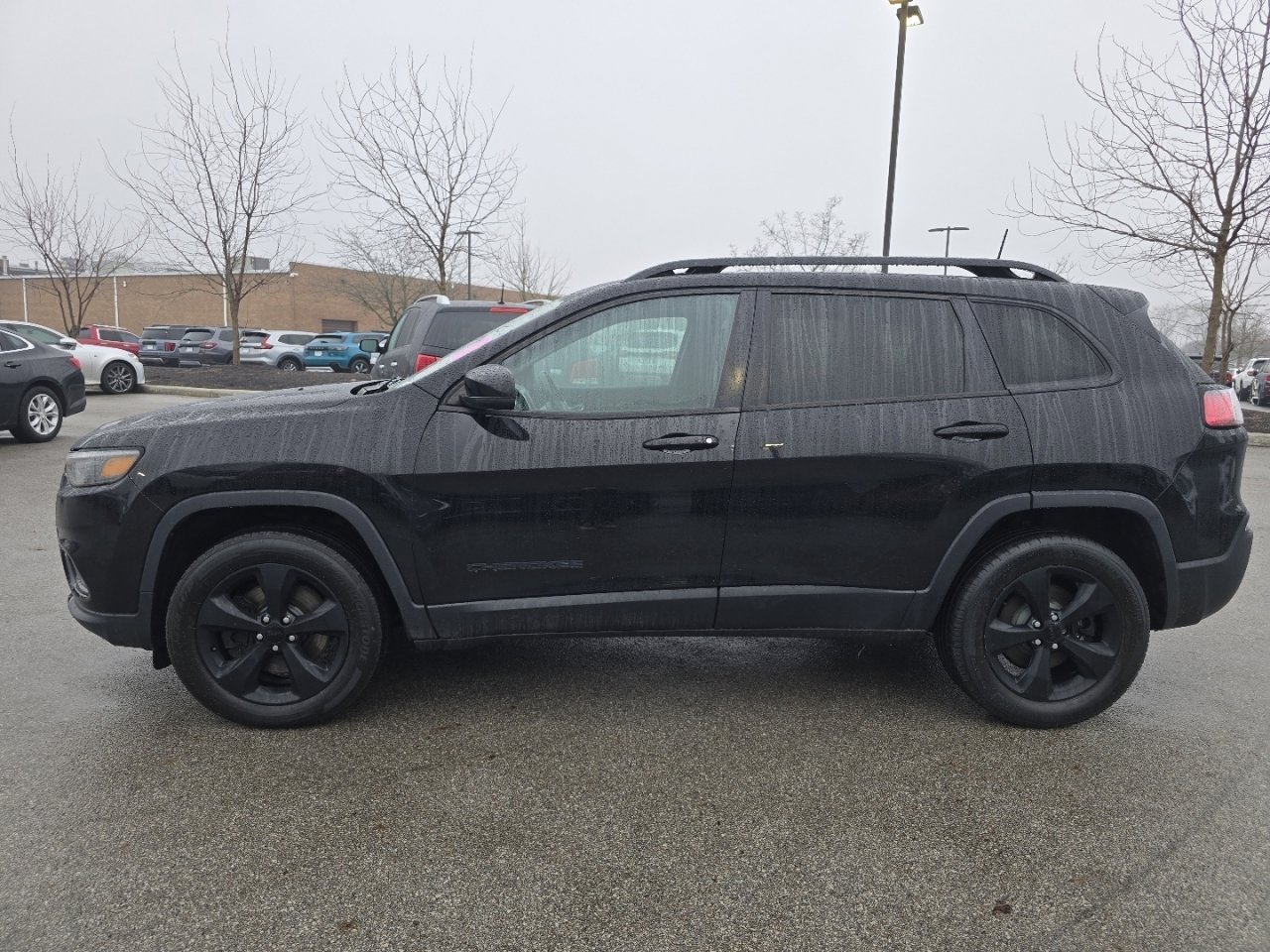 Used 2019 Jeep Cherokee Latitude Plus image 2