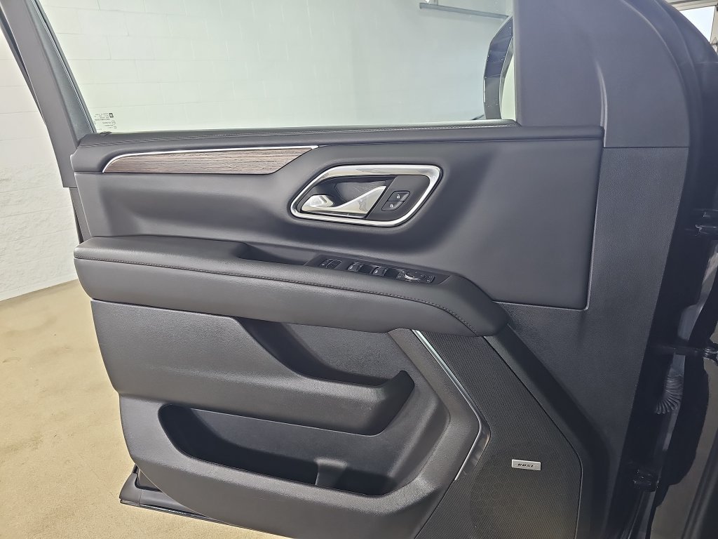 Used 2023 Chevrolet Tahoe High Country AWD/4WD image 34