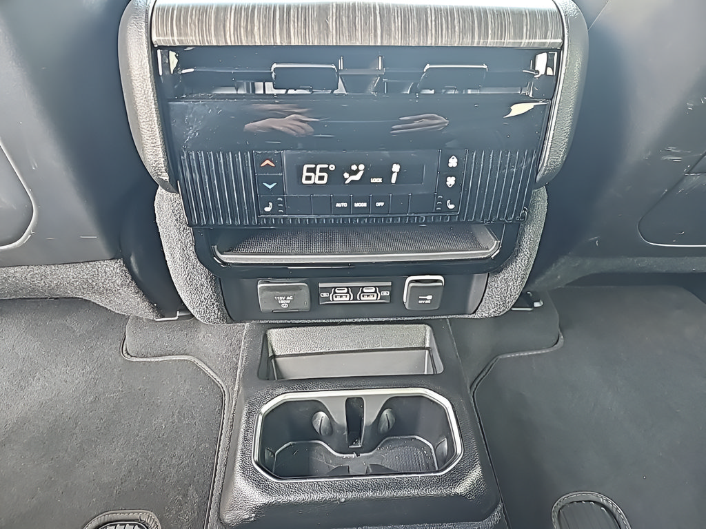 Used 2024 Jeep Wagoneer Series III AWD/4WD image 28