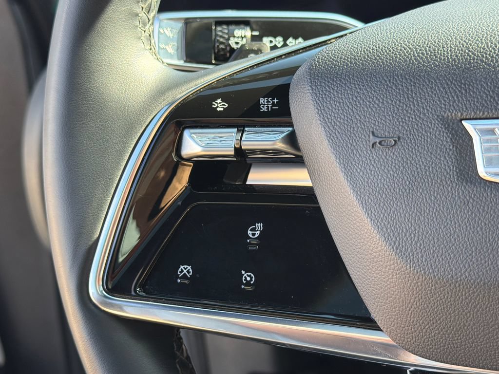 Used 2024 Cadillac Lyriq Sport RWD image 28