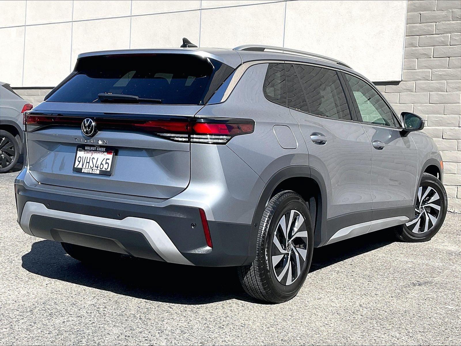 Certified 2025 Volkswagen Tiguan S FWD image 12