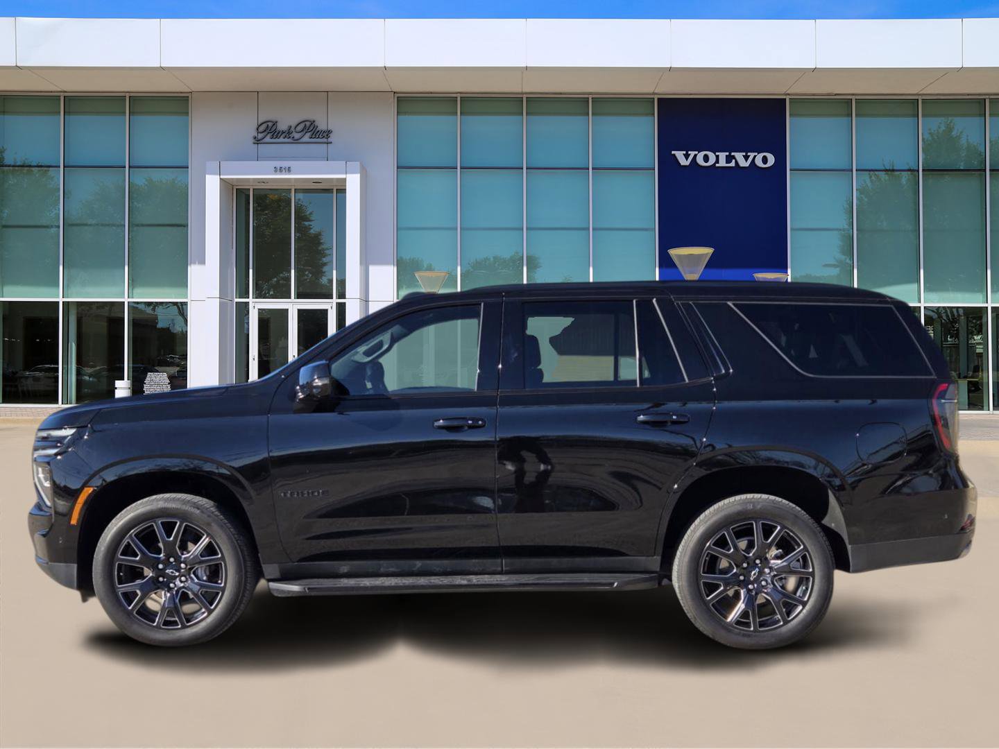 Used 2025 Chevrolet Tahoe RST w/ Comfort Package image 3