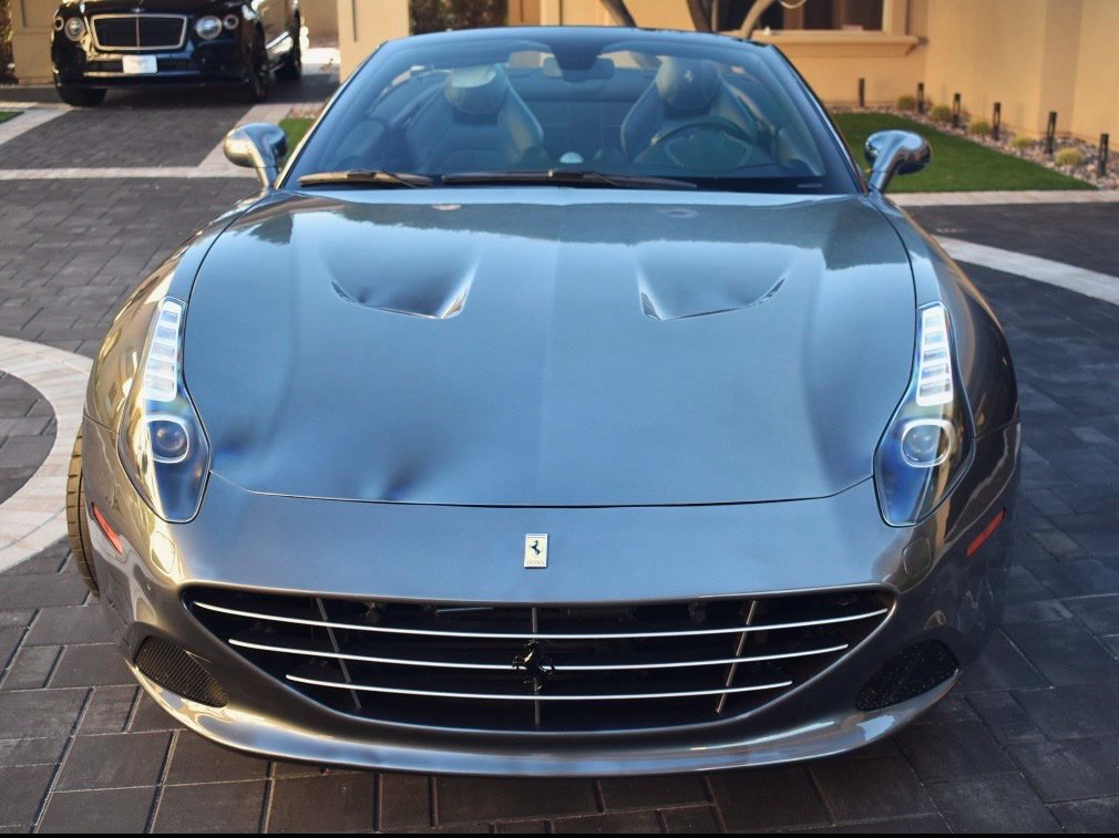 Used 2018 Ferrari California T RWD image 3