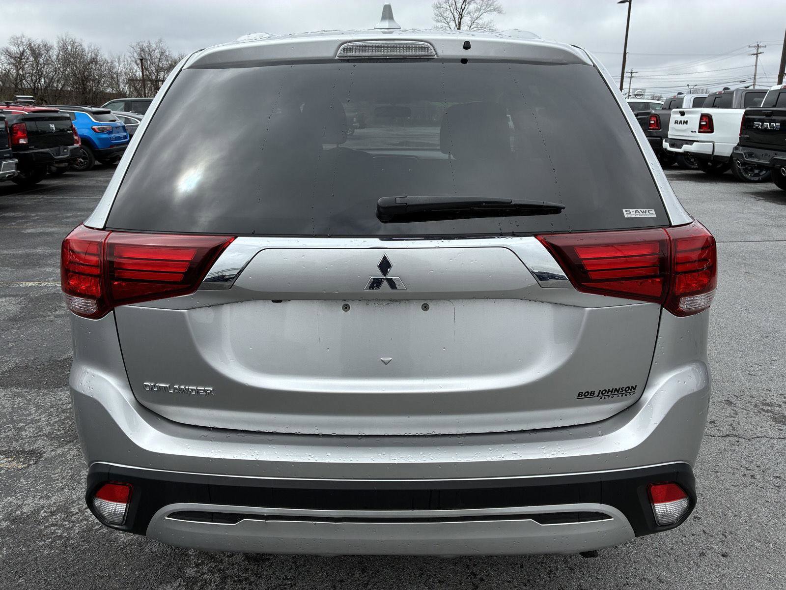 Used 2020 Mitsubishi Outlander SE image 6