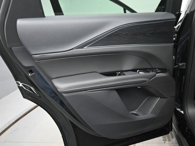 New 2026 Cadillac Lyriq Luxury image 14