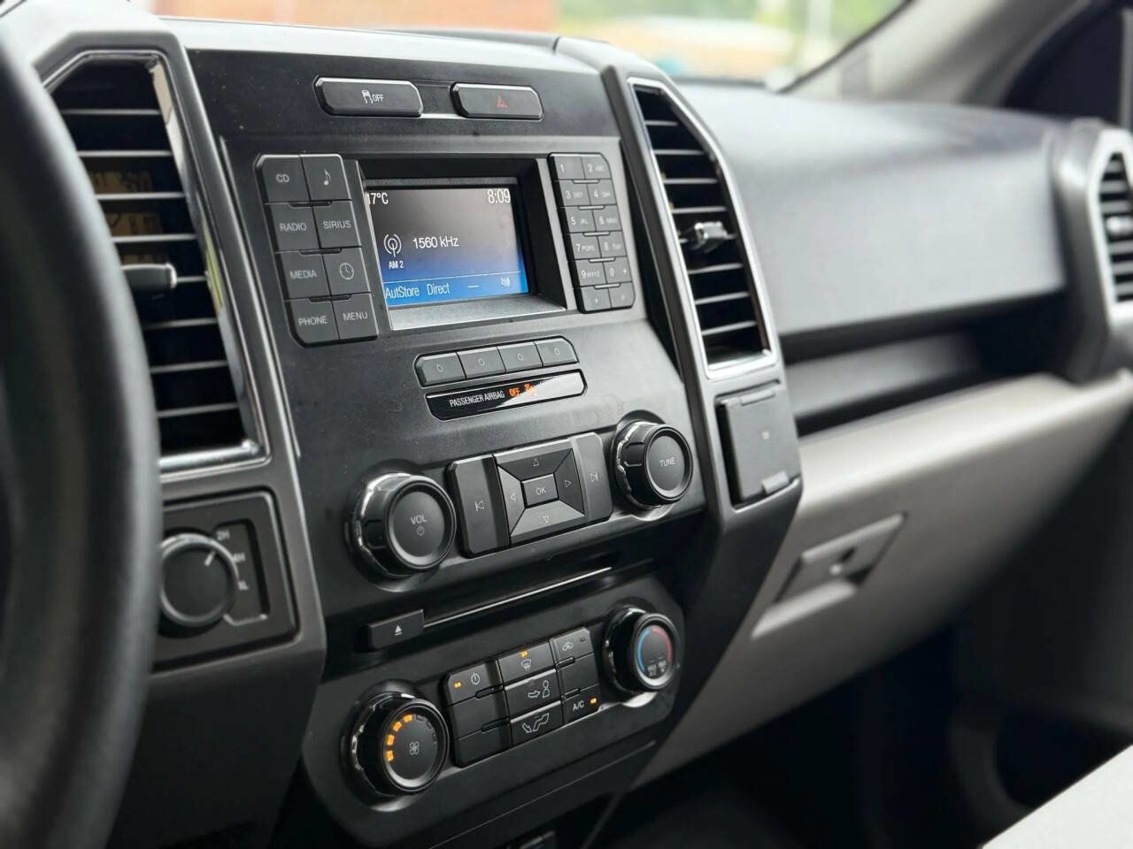 Used 2015 Ford F150 XLT image 20