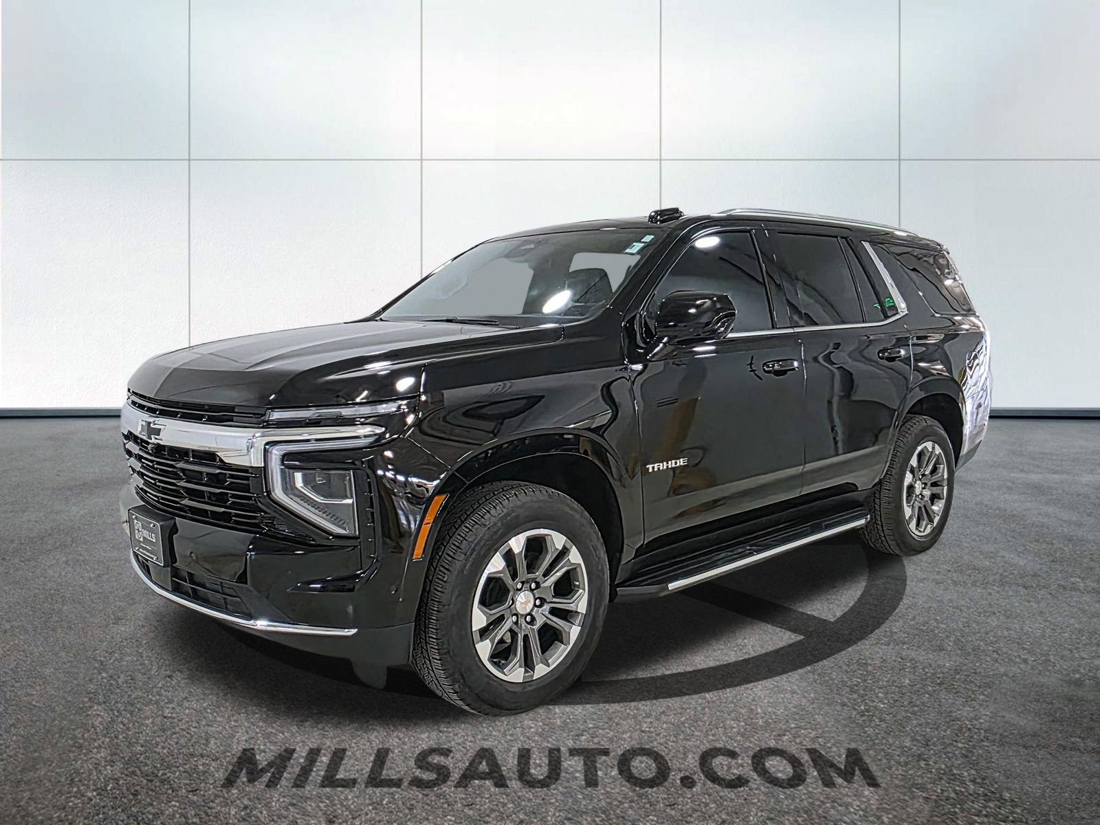 Certified 2025 Chevrolet Tahoe LS AWD/4WD image 2