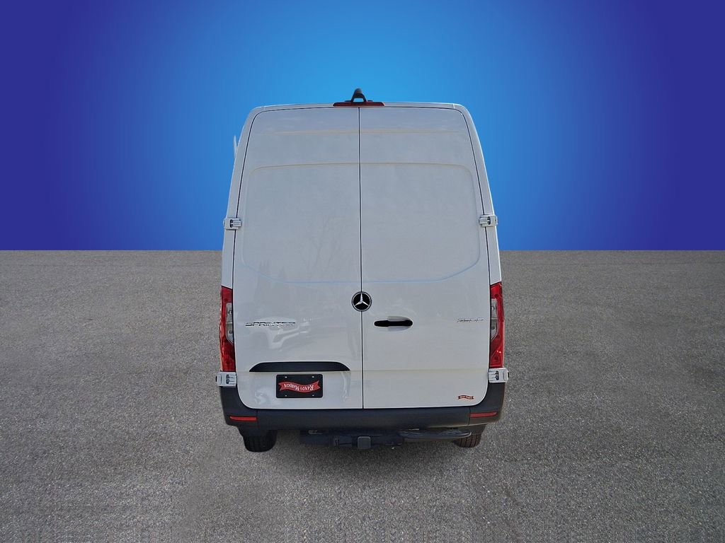 Used 2025 Mercedes-Benz Sprinter 2500 image 5