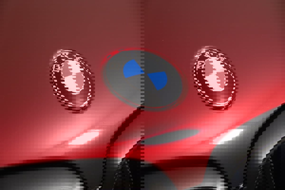 Used 2024 BMW X6 xDrive40i w/ Premium Package image 32