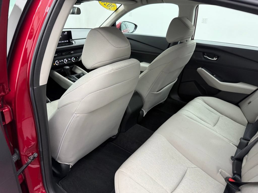 Used 2024 Honda Accord EX image 31