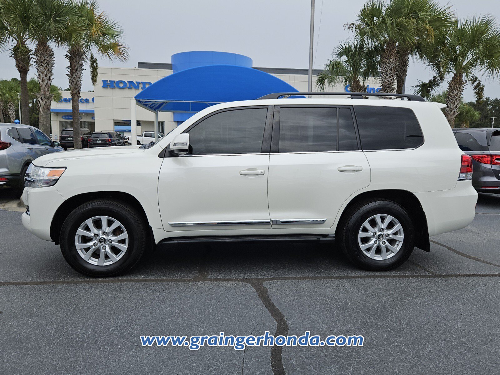 Used 2019 Toyota Land Cruiser w/ Four Season Floor Mat Package AWD/4WD image 2