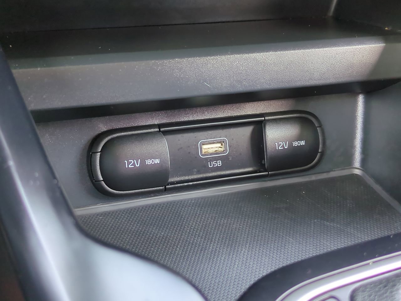 Certified 2023 Kia Soul LX w/ LX Technology Package FWD image 21