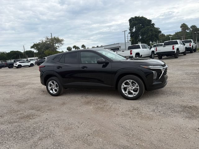 New 2026 Chevrolet Trax LS w/ LS Convenience Package FWD image 16