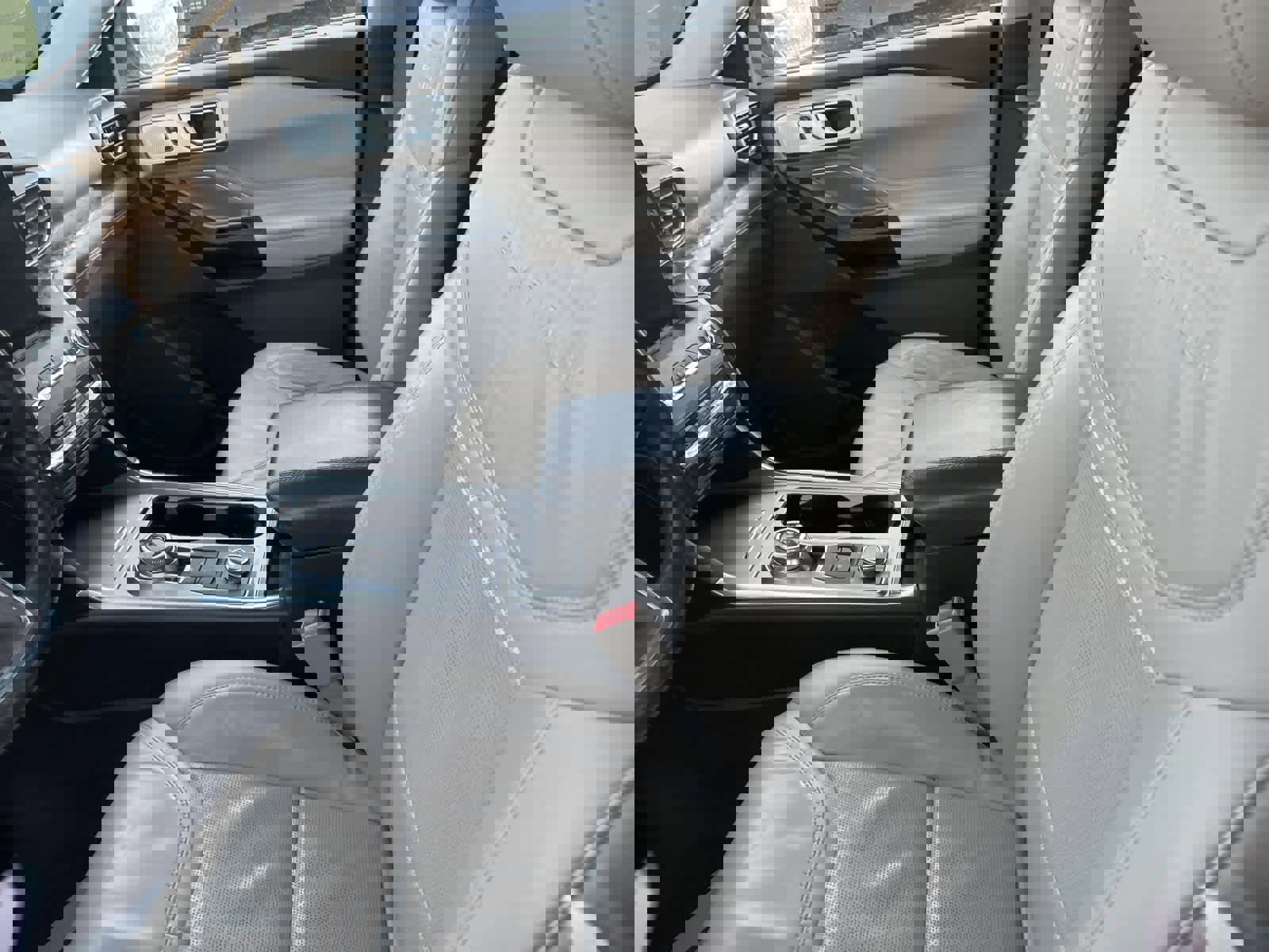 Certified 2020 Ford Explorer Platinum w/ Premium Technology Package image 27