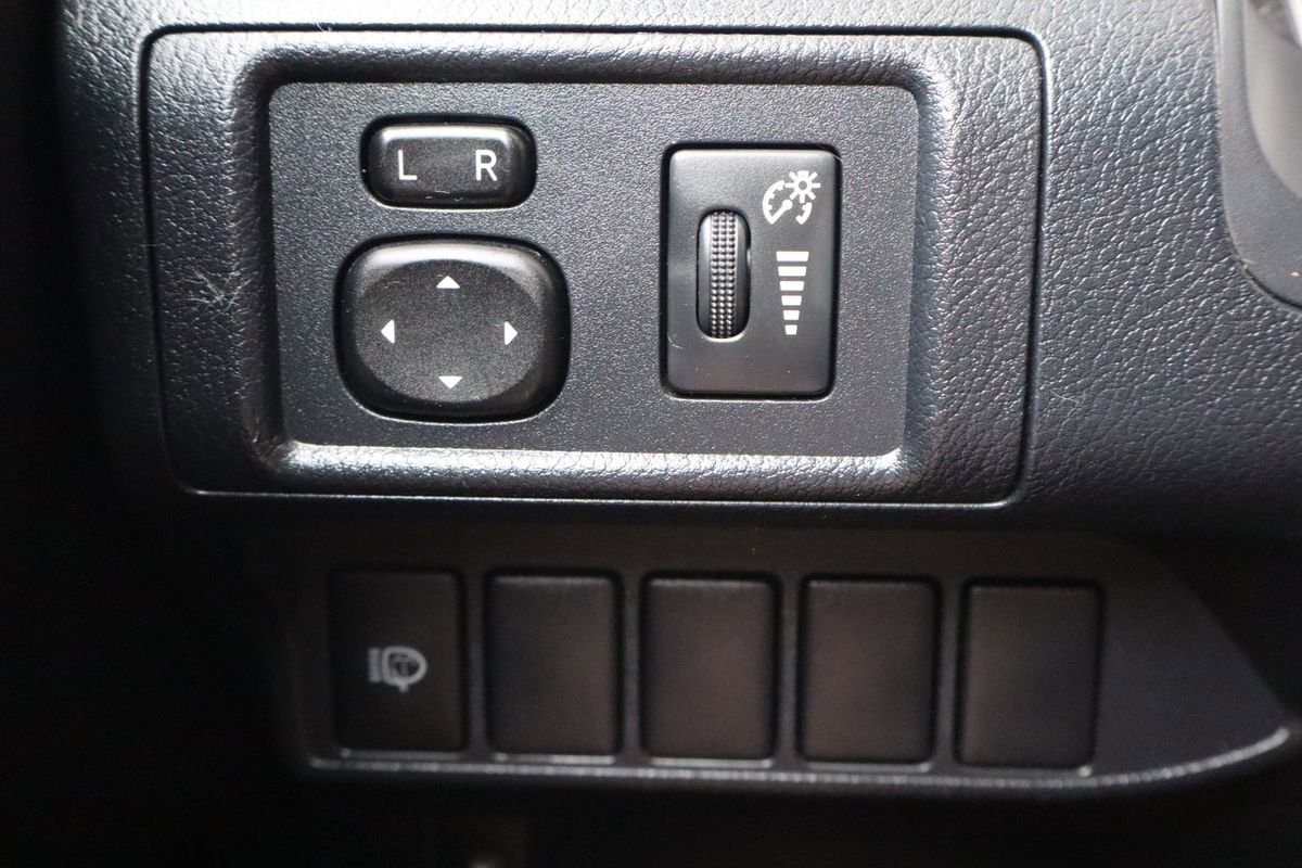 Used 2012 Lexus CT 200h Premium w/ Leather Pkg FWD image 29