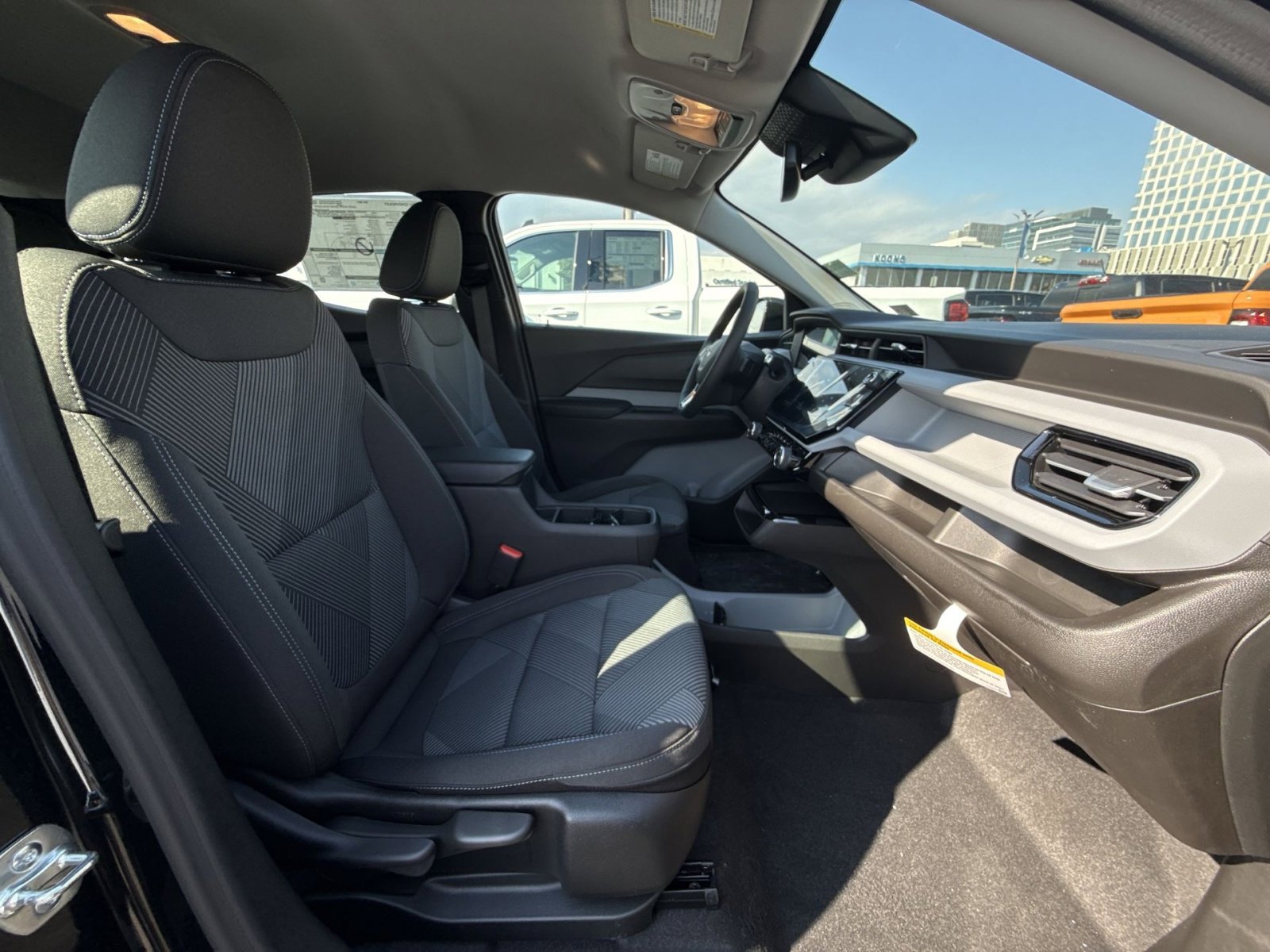 New 2027 Chevrolet Bolt LT w/ Comfort Package FWD image 26