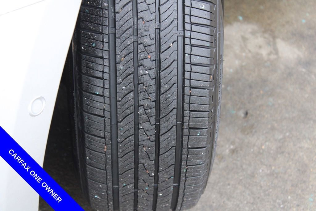 Used 2020 Toyota Prius LE image 14