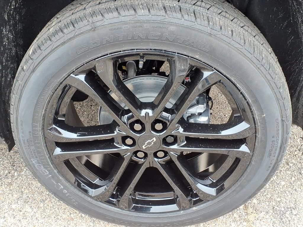 New 2026 Chevrolet Traverse LT w/ Driver Confidence Package AWD/4WD image 7
