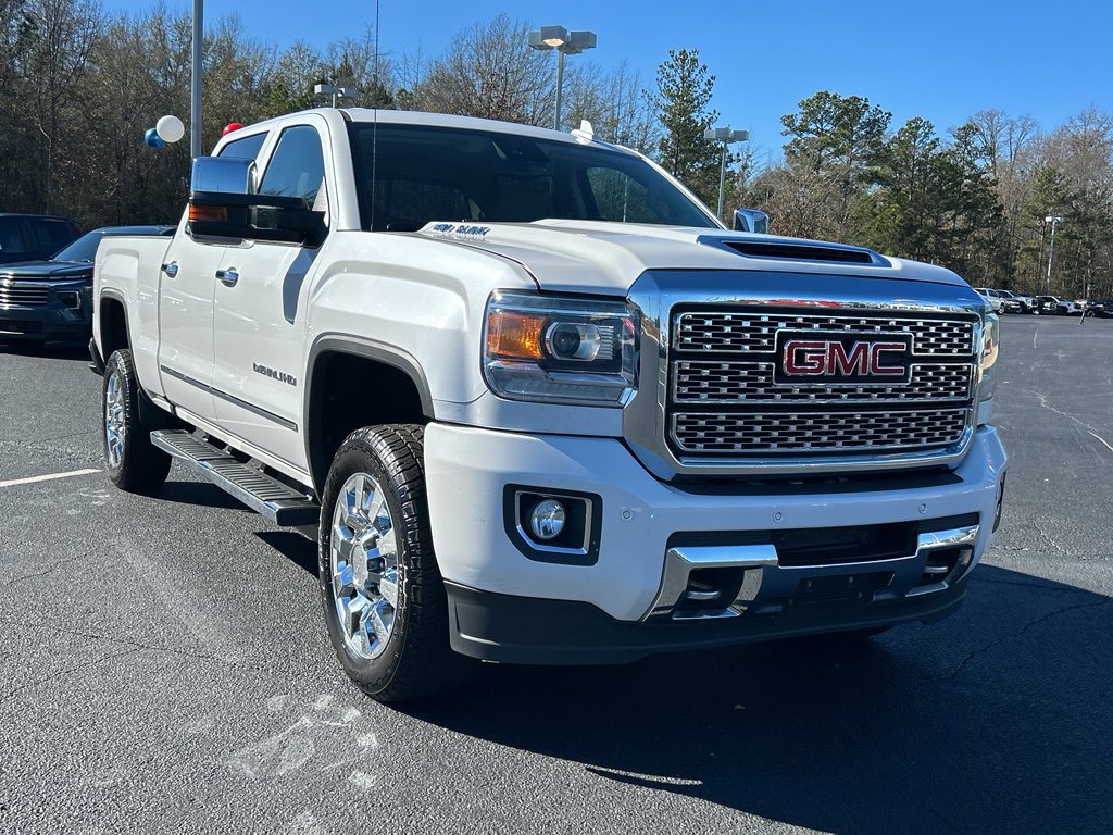 Used 2019 GMC Sierra 2500 Denali w/ Duramax Plus Package AWD/4WD image 5