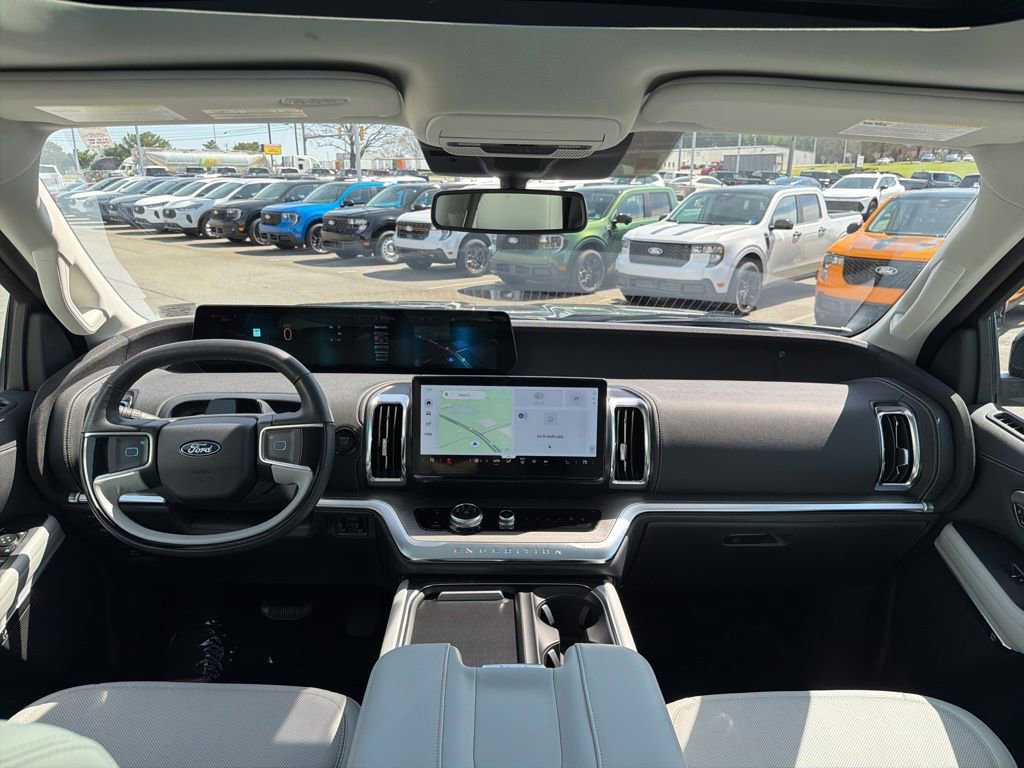 Certified 2025 Ford Expedition Max Platinum image 25