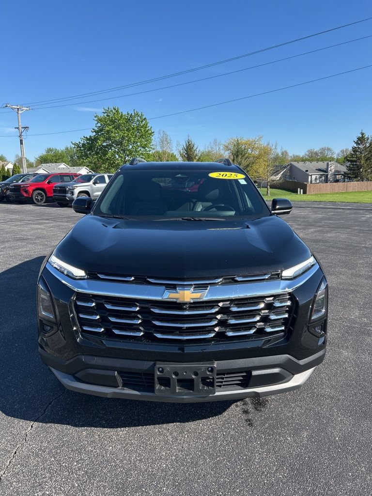 Used 2025 Chevrolet Equinox LT w/ Convenience Package II FWD image 2