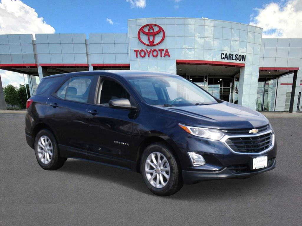 Used 2021 Chevrolet Equinox LS image 2