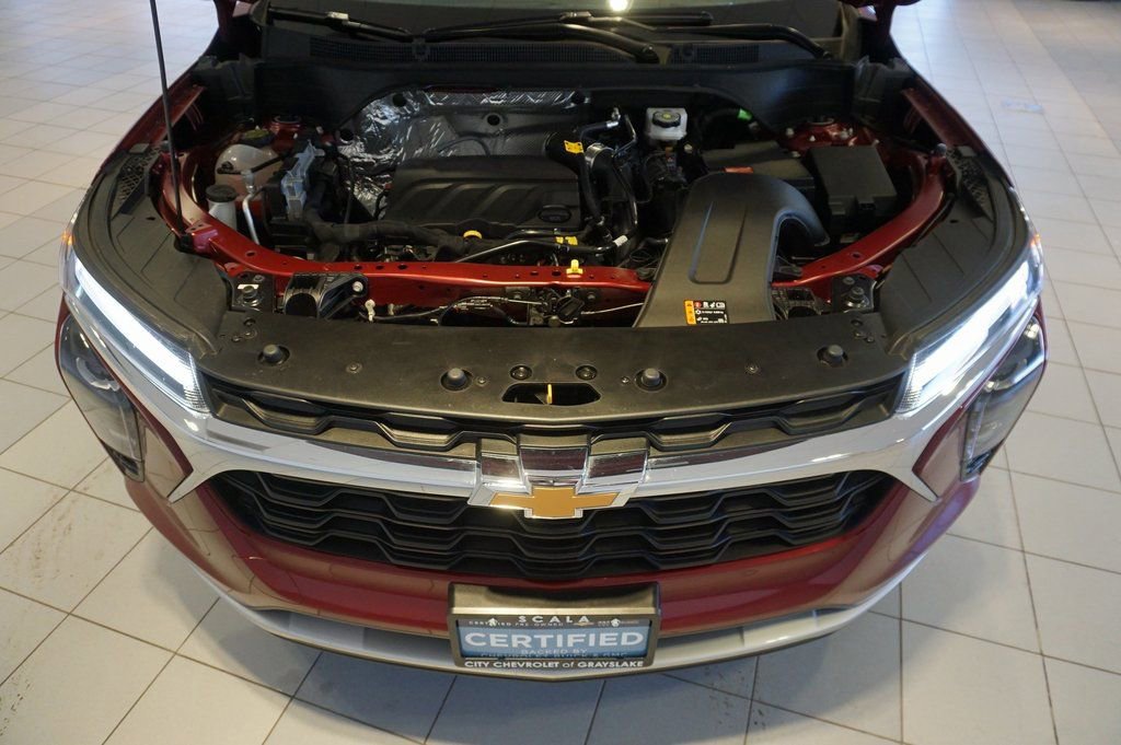 Certified 2025 Chevrolet Trax LT w/ LT Convenience Package image 27