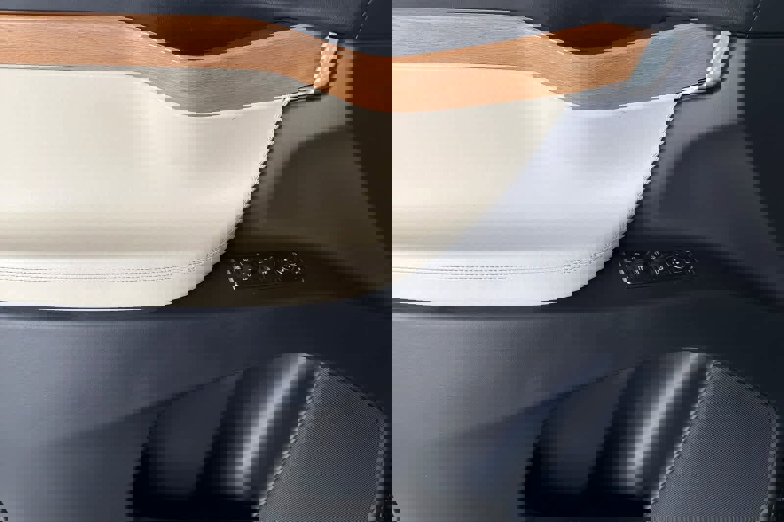 Used 2020 Tesla Model X Long Range image 14