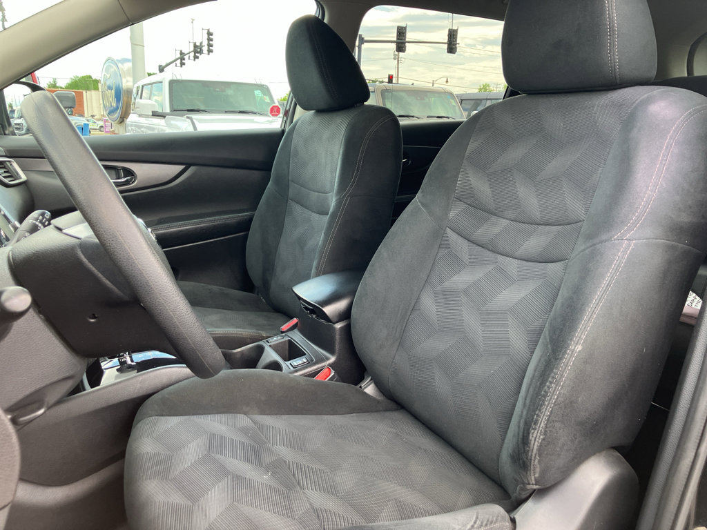 Used 2016 Nissan Rogue SV FWD image 21
