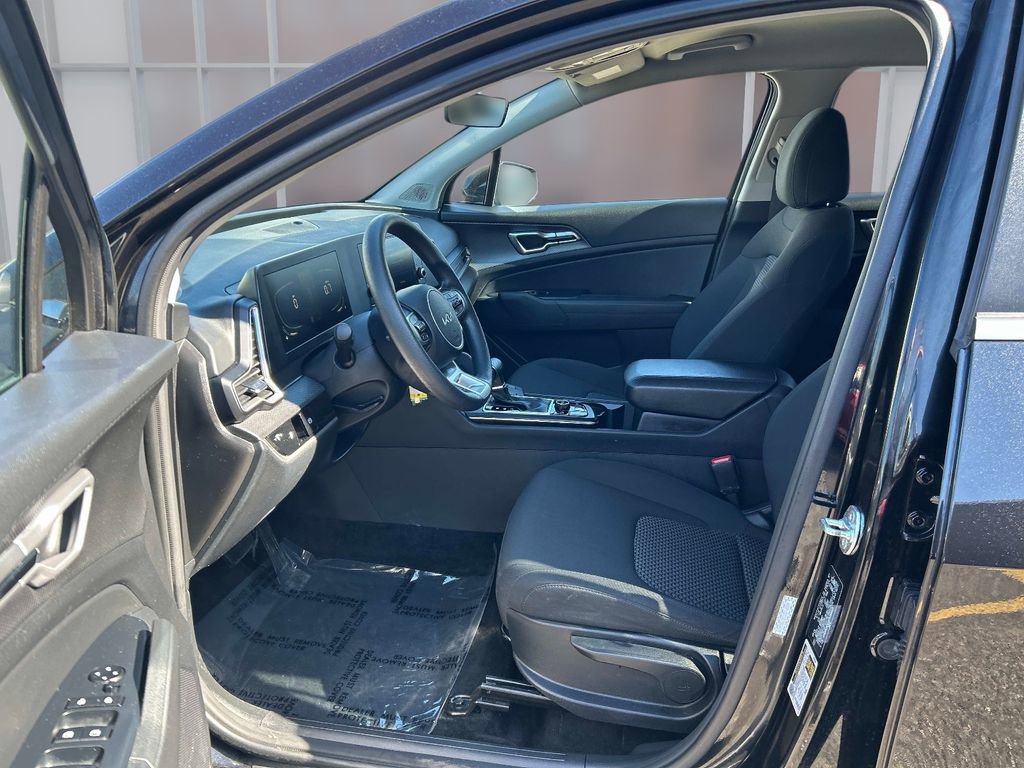 Used 2024 Kia Sportage LX image 11