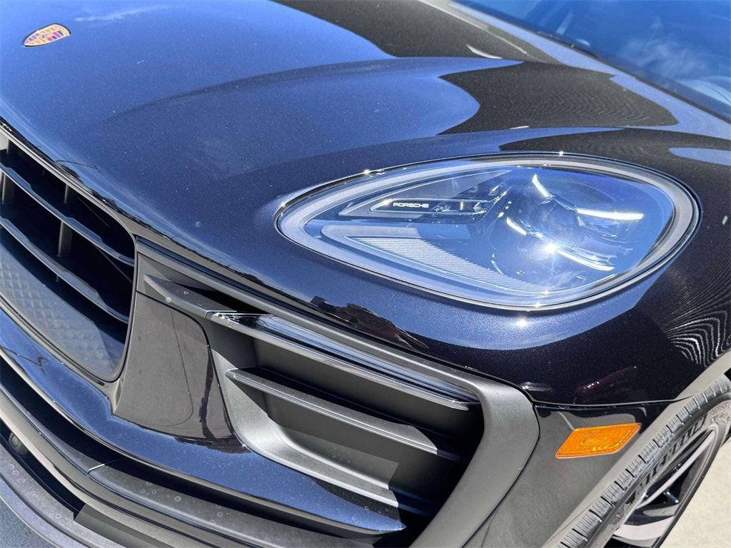 New 2025 Porsche Macan AWD/4WD image 13