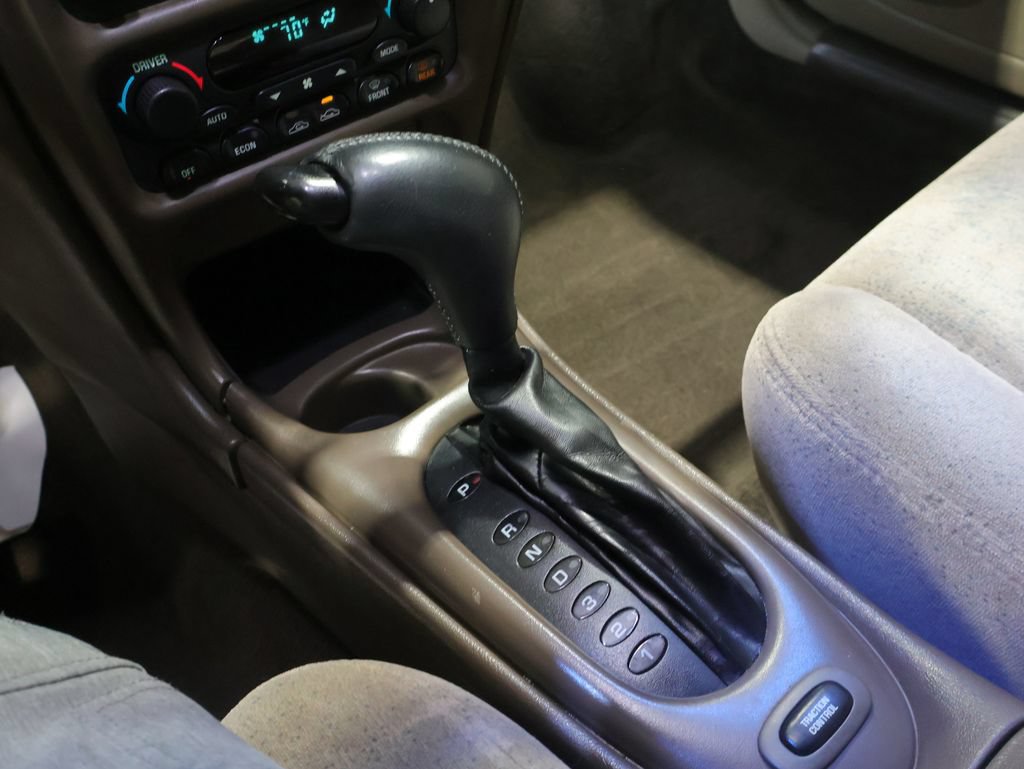Used 2000 Oldsmobile Intrigue GL FWD image 25