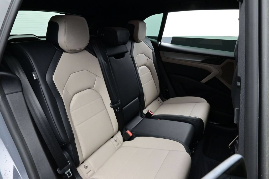 New 2026 Porsche Cayenne Electric AWD/4WD image 16