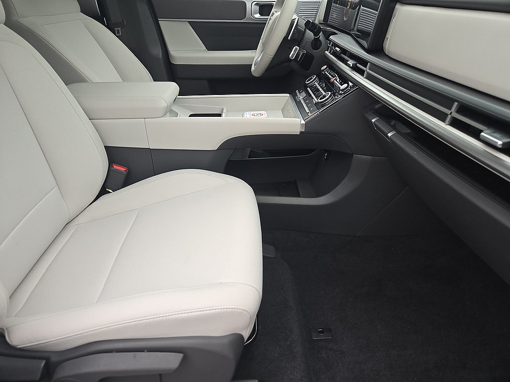 New 2026 Hyundai Santa Fe SE FWD image 14